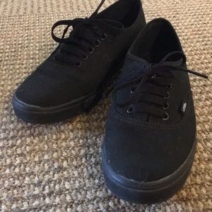 All black Vans